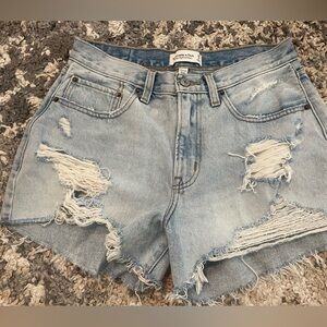 Abercrombie Mid Rise Boyfriend Short